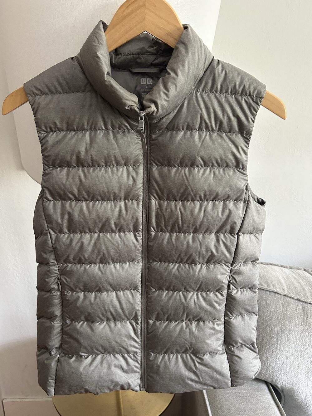 Women’s UNIQLO Gray Ultra Light Down Insulated Puffer Vest size M Medium